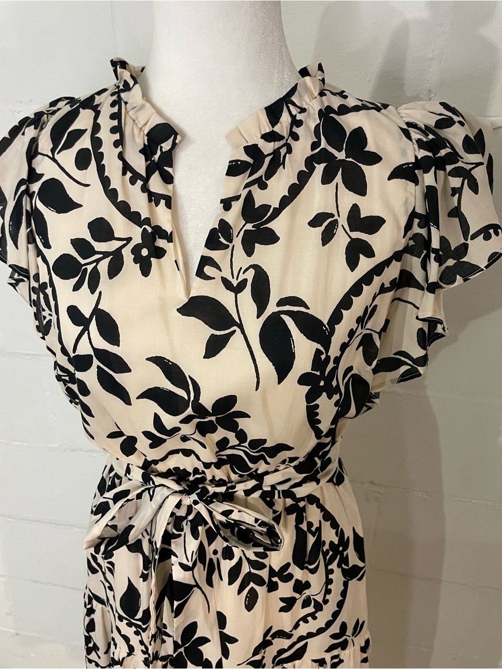 Ann Taylor Cream and Black Floral Tie-Waist Midi Dress - Picture 2 of 4